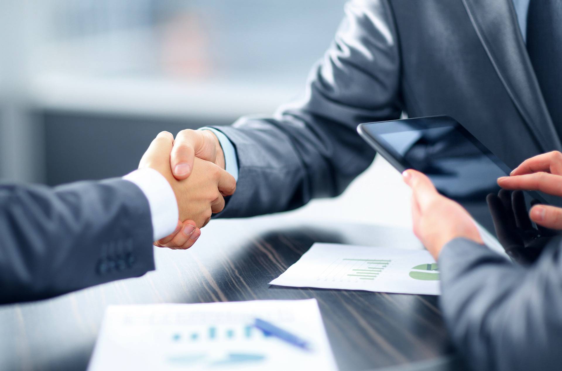 Rupture brutale des relations commerciales établies : Le respect d’une clause contractuelle de résiliation ne fait pas échec à son application