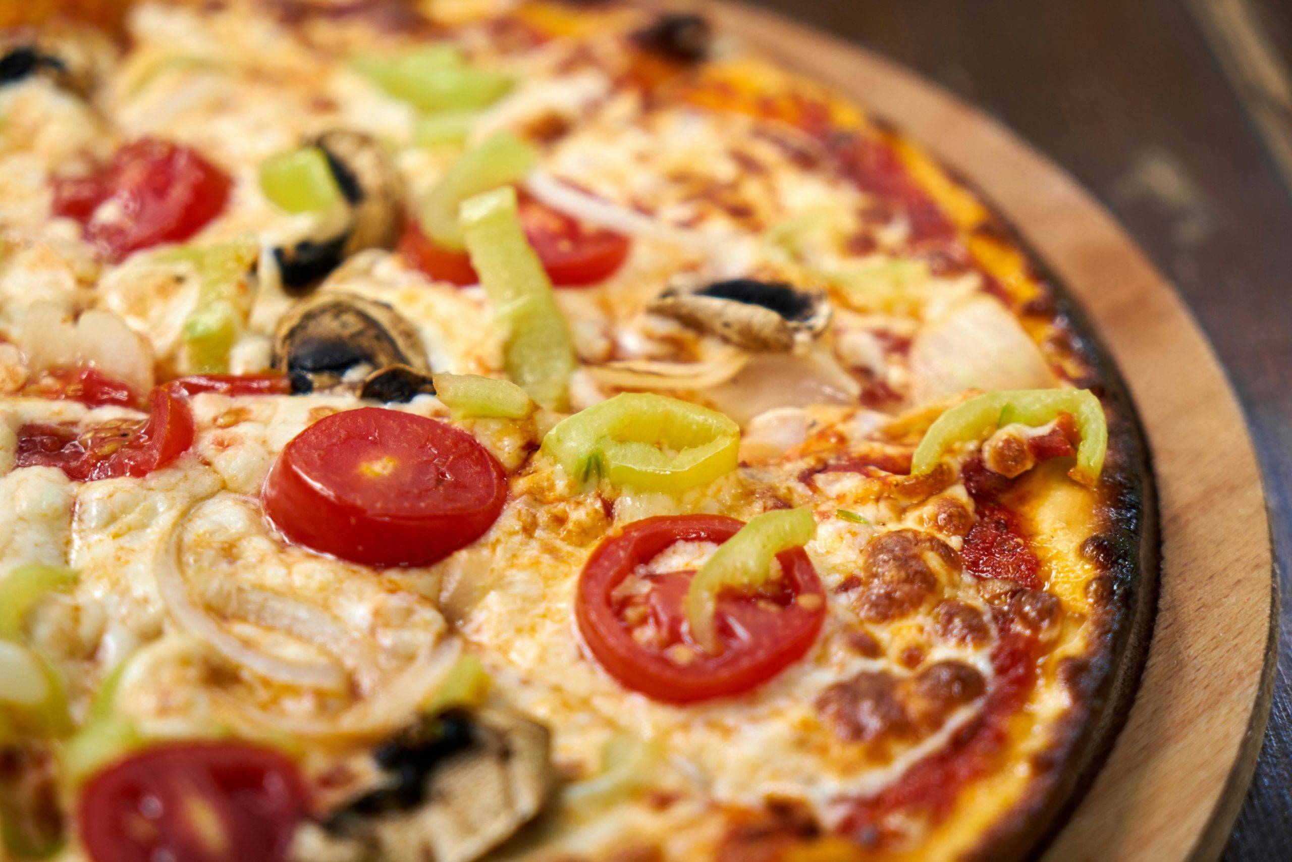 Résiliation d’un bail commercial aux torts du locataire qui exerce une activité de restauration alors que seule une activité de snack était autorisée