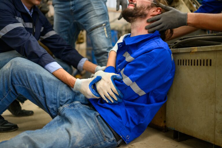 Accident du travail et manquement à l’obligation de sécurité : la frontière juridictionnelle n’a jamais tenu aussi bon